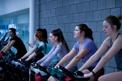 Binnen sporten houdt je vitamine D op peil deze winter